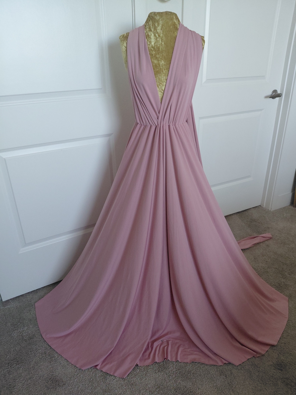 Sleeveless V-Neck Maxi Dress in Dusty Rose